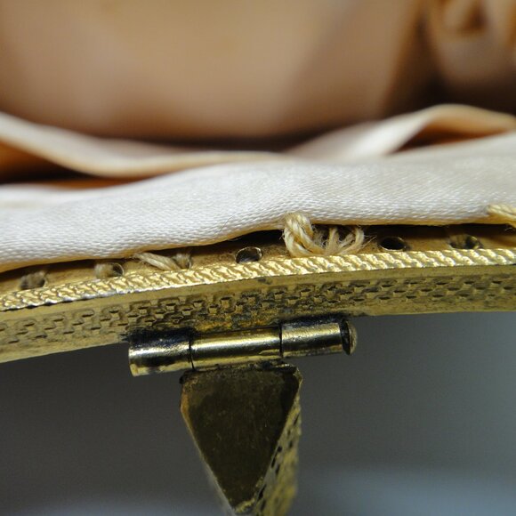 Embroidered Clutch Purse w Belt or Wrist Loop Strap Asian Figures - Picture 14 of 15